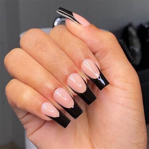 Quality nails - Makartt's brush-on nail glue is great for beginners in that it takes about 10 seconds to dry, allowing you extra time to adjust accordingly. The brush allows for easy and quick application of faux ...